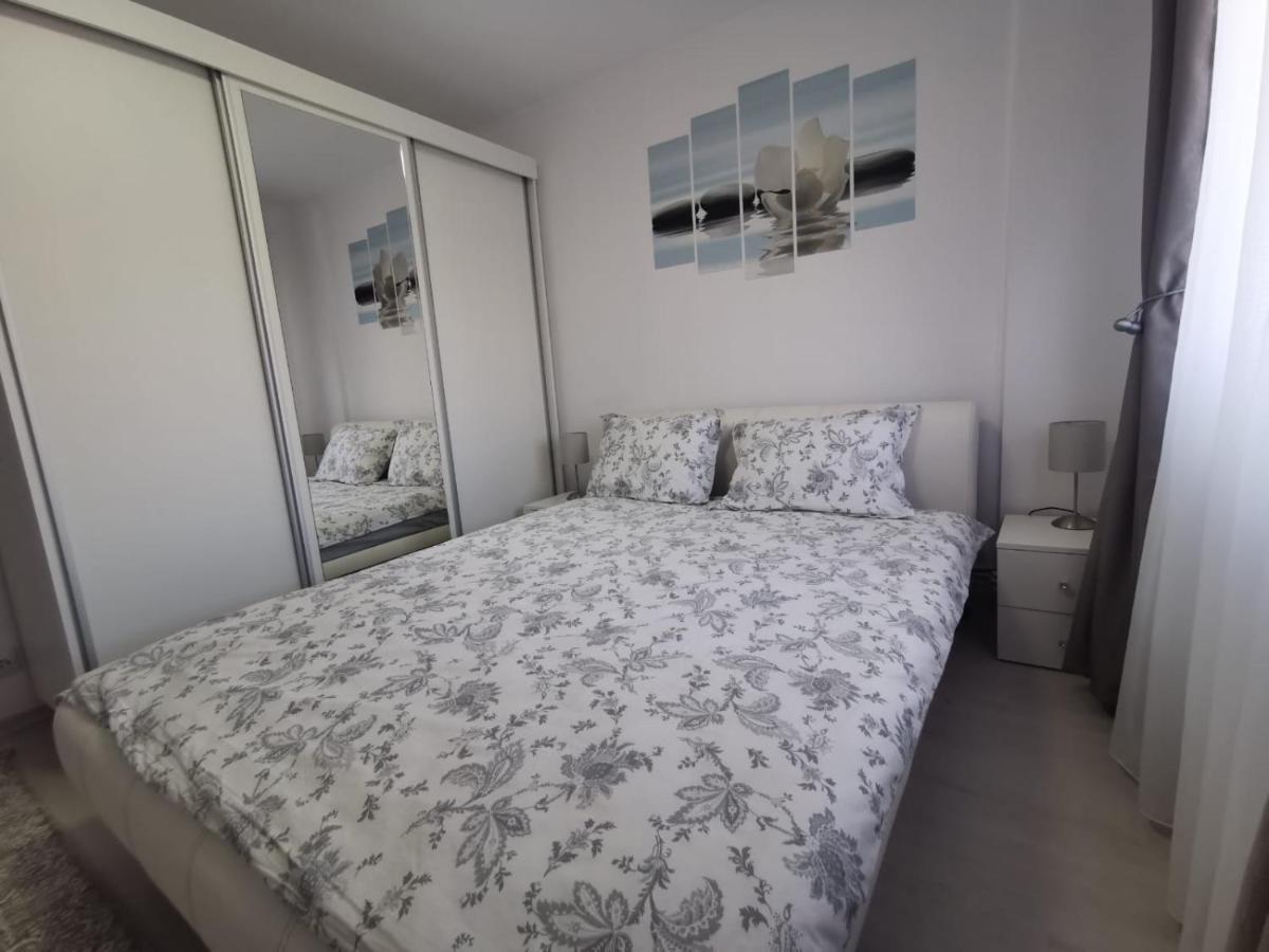 Apartament Regim Hotelier Deva Exterior foto